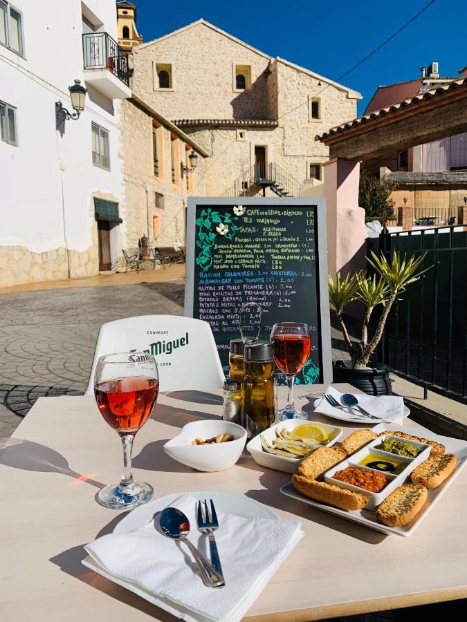 Castell De CastellsCasa Blanca住宿加早餐旅馆 外观 照片